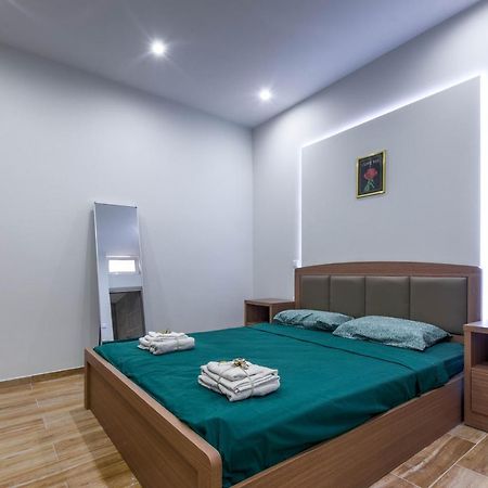 Renovated 2Bd House Close To Pireus Port المظهر الخارجي الصورة